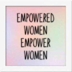 Quadro Diagonal Frases Empowered 18x18cm Branco Quadrado Quadro Diagonal Frases Empowered 18x18cm Branco Quadrado