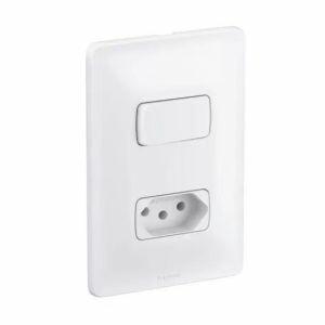 Interruptor com Tomada Legrand Pial Zeffia - 2P+T Pial