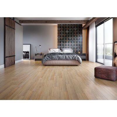 Piso Vin&iacute;lico LVT Cola Basic Kansas 23,8x122 Eucafloor