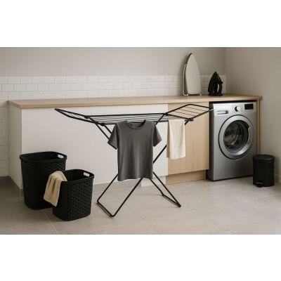 Varal de Chão com Abas Ferro 144cm Preto Mor