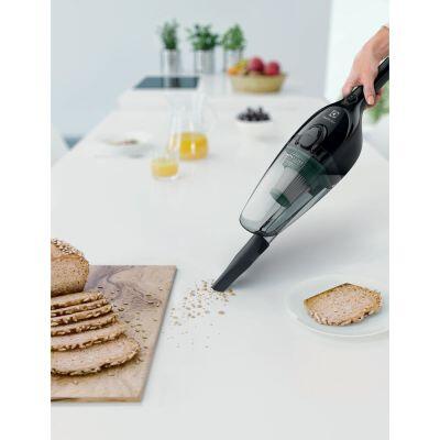 Aspirador de Pó Vertical STK12 1000W Preto Electrolux Aspirador de Pó Vertical STK12 1000W Preto Electrolux
