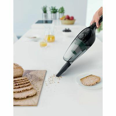 Aspirador de Pó Vertical STK12 1000W Preto Electrolux