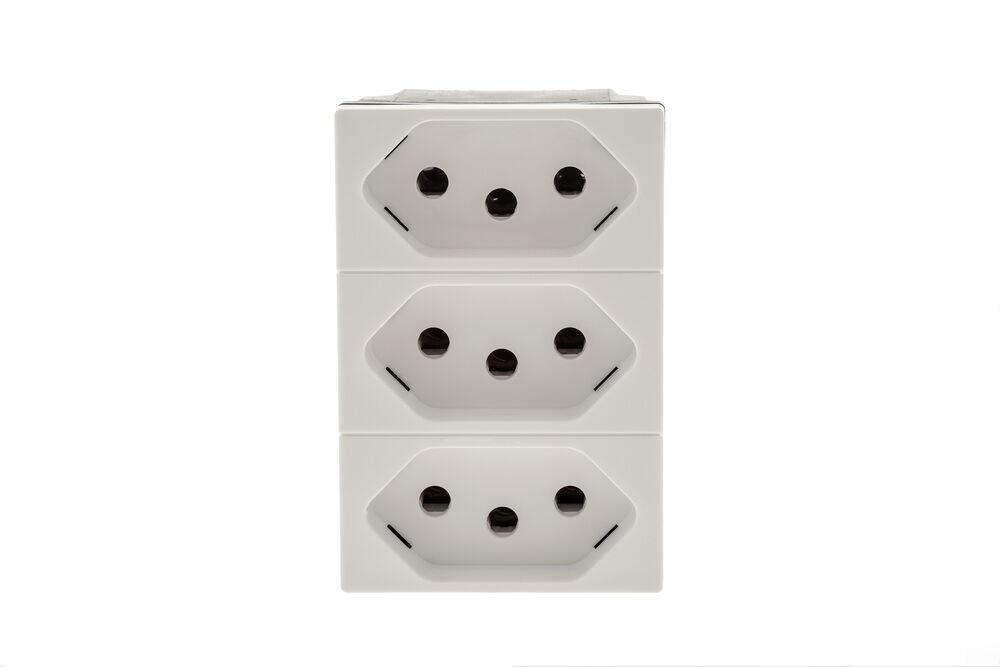 Tomada Multipla 2P + T Tripla Plus+ Branco 10A Pial