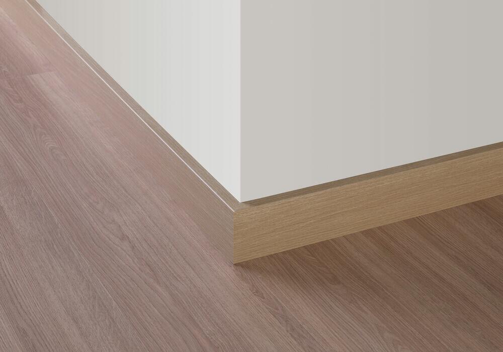 Rodapé Piso Laminado 2,40x8cm Catedral Saint-Patrick 703 Quick-Step